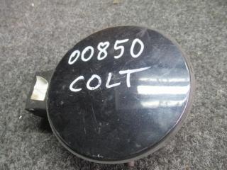лючок топливного бака Mitsubishi Colt 6 поколение (Z30) [рестайлинг] 2008, 1.1 л., МКПП, хетчбэк 5 дв.