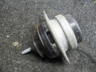 подушка крепления двигателя Volkswagen Touareg 1 поколение 2005, 3.0 л., МКПП, внедорожник 5 дв., 7L8199131A