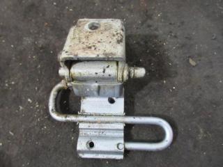 петля двери Volkswagen Passat B5 2001, 1.6 л., МКПП, универсал, 3B4833412C