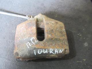 суппорт передний правый Volkswagen Touran 1 поколение 2004