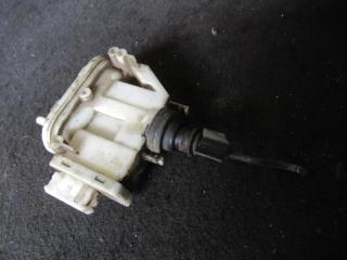 активатор (привод) замка двери Volkswagen Passat B4 1994, 357862153H