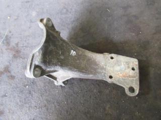 кронштейн КПП Volkswagen Passat B3 1992, 1.8 л., МКПП, универсал, 357199354