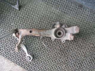 ступица передняя левая Volkswagen Passat B5 1999, 8D0407257AC