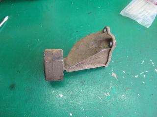 кронштейн КПП Audi A4 B5 1998, 1.9 л., 8D0399113AB