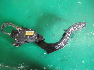 педаль Audi A6 4B/C5 1999, 2.4 л., АКПП, седан, 8D1723523H
