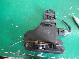 замок двери передней правой Volkswagen Passat B5 1998, 3B1837016A