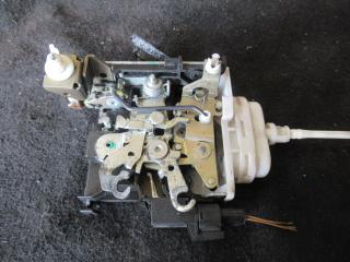 замок двери передней левой Audi A4 B5 1997, 8D1837015F