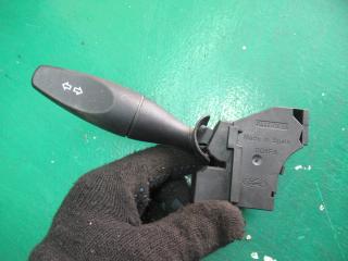 переключатель поворотов Ford Focus 1 поколение 1999, 98AG13335AD