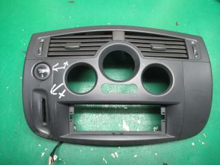 рамка под магнитолу Renault Scenic 2 поколение 2004, 1.6 л., МКПП, минивэн, 8200140710