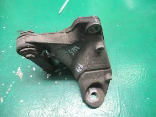 кронштейн КПП Audi A6 4B/C5 1999, 1.8 л., МКПП, универсал, 8D0399114S