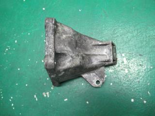 кронштейн двигателя Volkswagen Passat B5 1998, 2.5 л., 4B0199308