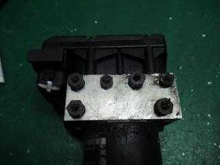 блок ABS Volkswagen Polo 3 поколение 1999, 1.6 л., МКПП, седан, 1J0907379G