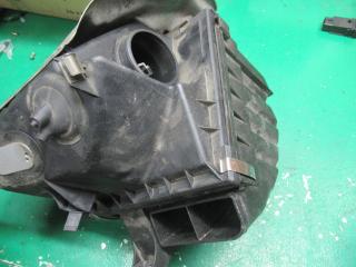 корпус воздушного фильтра Volkswagen Passat B5 1998, 1.6 л., 058133837R