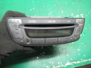 магнитола Toyota Aygo 1 поколение 2005, 1.0 л., МКПП, хетчбэк 5 дв., 861200H010