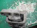 подушка крепления двигателя Volkswagen Caddy 2 поколение 2004, 2.0 л., МКПП, фургон, 1K0199262B - фото №2