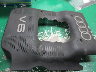 декоративная крышка двигателя Audi A6 4A/C4 1997, 2.4 л., АКПП, универсал, 078103927P