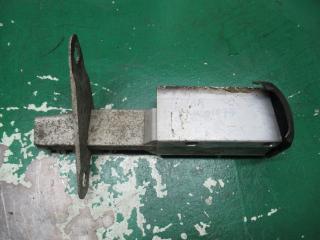 крепление бампера Audi A4 B5 1999, 1.6 л., МКПП, седан, 8D0807331C