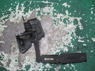 замок капота Audi A6 4B/C5 1999, 2.4 л., МКПП, универсал, 4B0823480E
