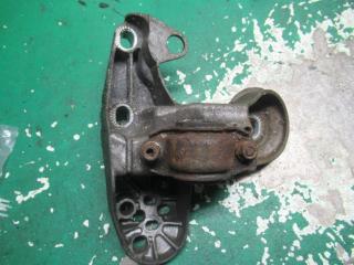 кронштейн (крепление) Volkswagen Passat B5 1998, 1.9 л., МКПП, универсал, 4B0199351B