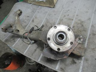 ступица передняя левая Audi A4 B5 1995, 1.8 л., МКПП, седан