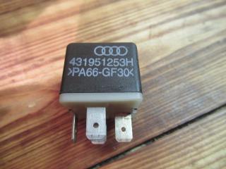 блок управления вентилятором (реле) Audi A6 4A/C4 1997, 2.4 л., АКПП, универсал, 431951253H