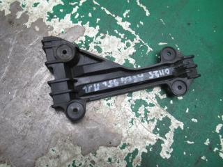 крепление бампера Audi A6 4A/C4 1995, 2.0 л., МКПП, седан, 4A0807284A