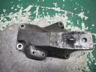 кронштейн КПП Audi A6 4A/C4 1995, 2.5 л., АКПП, универсал, 4A0399113