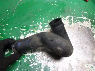 патрубок интеркулера Audi A4 B5 1998, МКПП, универсал, 8D0145746
