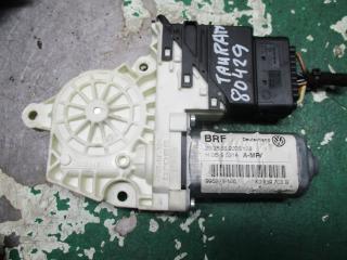 моторчик стеклоподъемника задний левый Volkswagen Touran 1 поколение 2004, 1K0959703B
