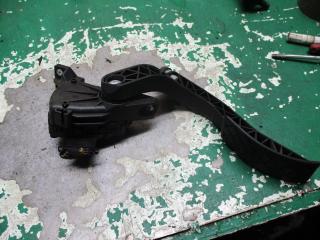 педаль Audi A4 B6 2003, 2.4 л., АКПП, седан, 8E1723523C