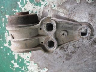 cайлентблок Volkswagen Passat B5 1998, 4B0501521D
