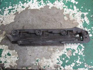 крепление бампера Volkswagen Caddy 2 поколение 2004, 2.0 л., МКПП, фургон, 1T0807049
