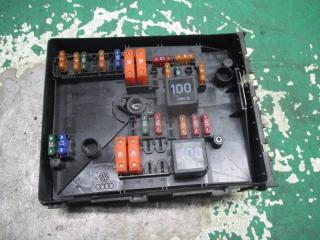 блок предохранителей Volkswagen Caddy 3 поколение 2008, 1.9 л., фургон, 1K0937125A