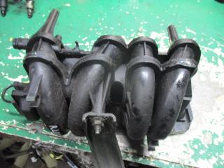 коллектор впускной Dacia Logan 1 поколение 2005, 1.4 л., 7700273860