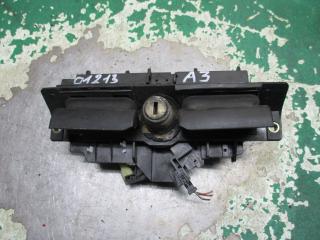 ручка крышки багажника Audi A3 8L 1999, 1.8 л., МКПП, хетчбэк 5 дв., 8D9827565H