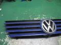 решетка радиатора Volkswagen Polo 3 поколение 2001, 1.0 л., МКПП, хетчбэк 5 дв., 6N0853651J - фото №2