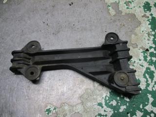 крепление бампера Audi A6 4A/C4 1997, 2.5 л., МКПП, универсал, 4A0807284A