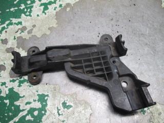 крепление бампера Audi A6 4A/C4 1997, 2.5 л., МКПП, универсал, 4A0807484A