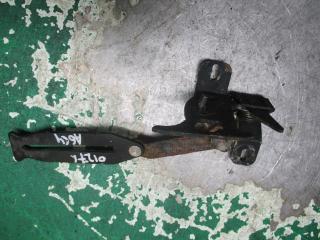 замок капота Audi A6 4A/C4 1996, 2.8 л., АКПП, универсал, 4A823480B