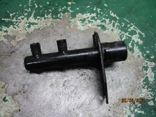крепление бампера Audi A6 4A/C4 1996, 2.8 л., АКПП, универсал, 4A0807331C