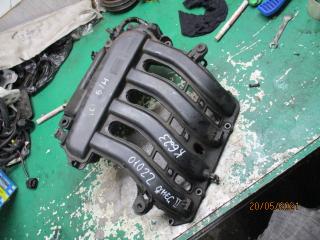 коллектор впускной Renault Megane 2 поколение 2005, 1.6 л., МКПП, универсал, 8200275053