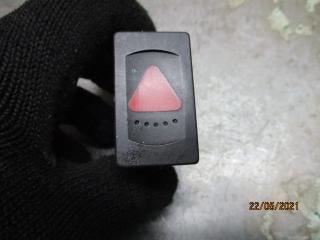 кнопка аварийной сигнализации Volkswagen Passat B5 1998, 1.9 л., МКПП, седан, 24742624