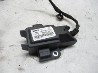датчик ускорения Volkswagen Passat B5 2000, 1.6 л., МКПП, седан, 4B0907637A