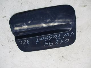 лючок топливного бака Volkswagen Passat B3 1992, 1.9 л., МКПП, универсал, 333809905
