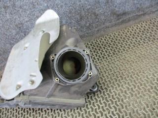 корпус воздушного фильтра Volkswagen Passat B5 1998, 1.6 л., МКПП, седан, 058133837E