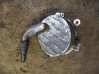 насос вакуумный Mercedes-Benz E-Класс W210/S210 1998, 2.2 л., A6112300165