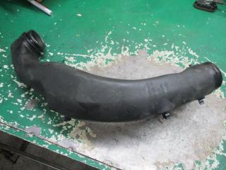 патрубок интеркулера Volkswagen Golf 3 поколение 1999, 1.9 л., 1J0129654AC