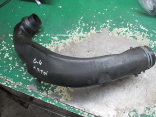 патрубок интеркулера Volkswagen Golf 3 поколение 1999, 1.9 л., 1J0129654AC