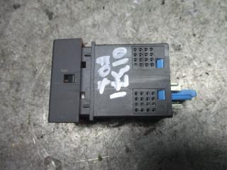 кнопка аварийной сигнализации Volkswagen Fox 2 поколение 2005, 1.2 л., МКПП, хетчбэк 5 дв.