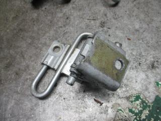 петля двери Audi A4 B6 2002, 8E0831412